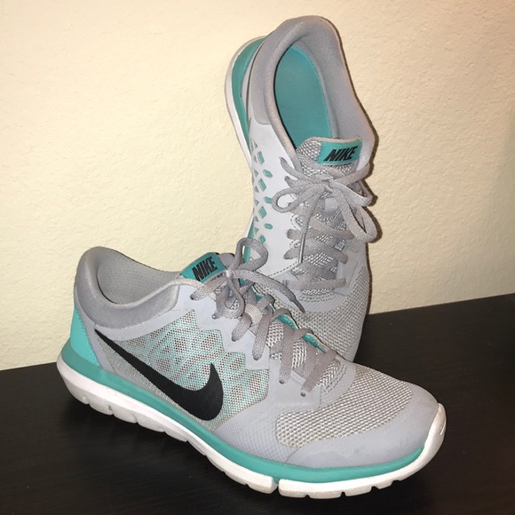 Nike Shoes - Nike Flex 2015 Run. Size 8. Gray/teal/black.